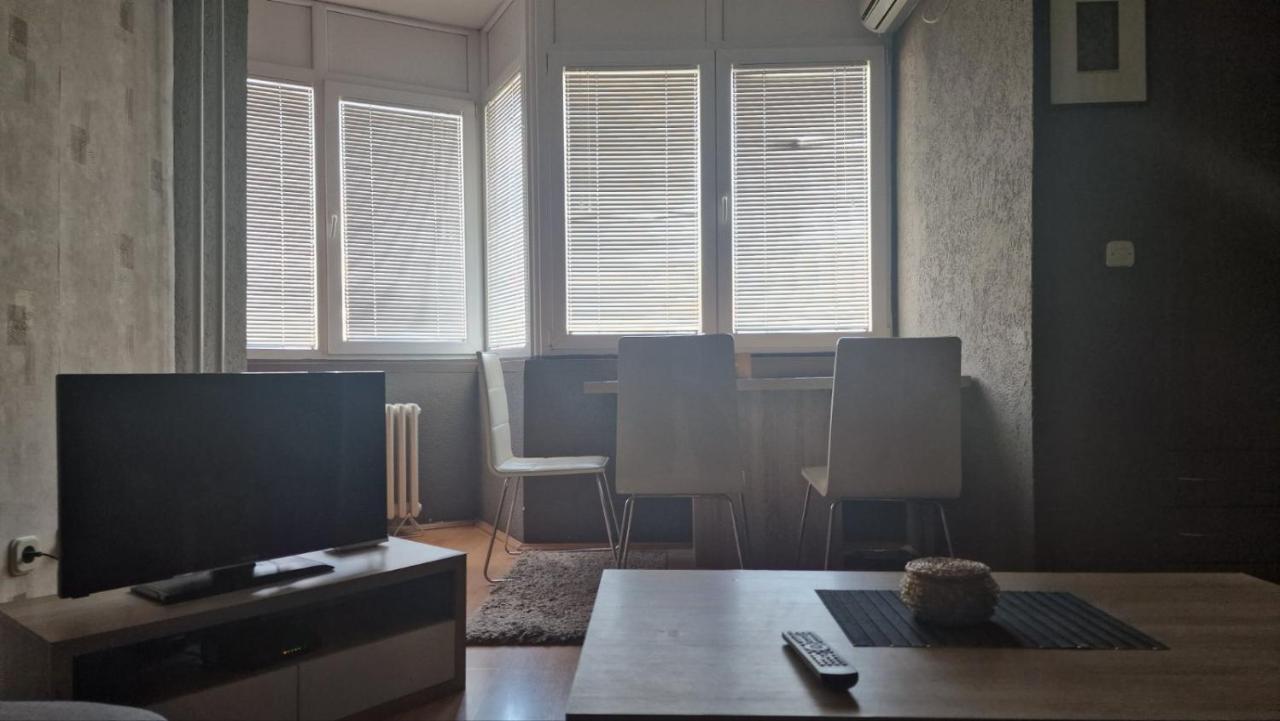 Skopje Plaza Apartment Bagian luar foto