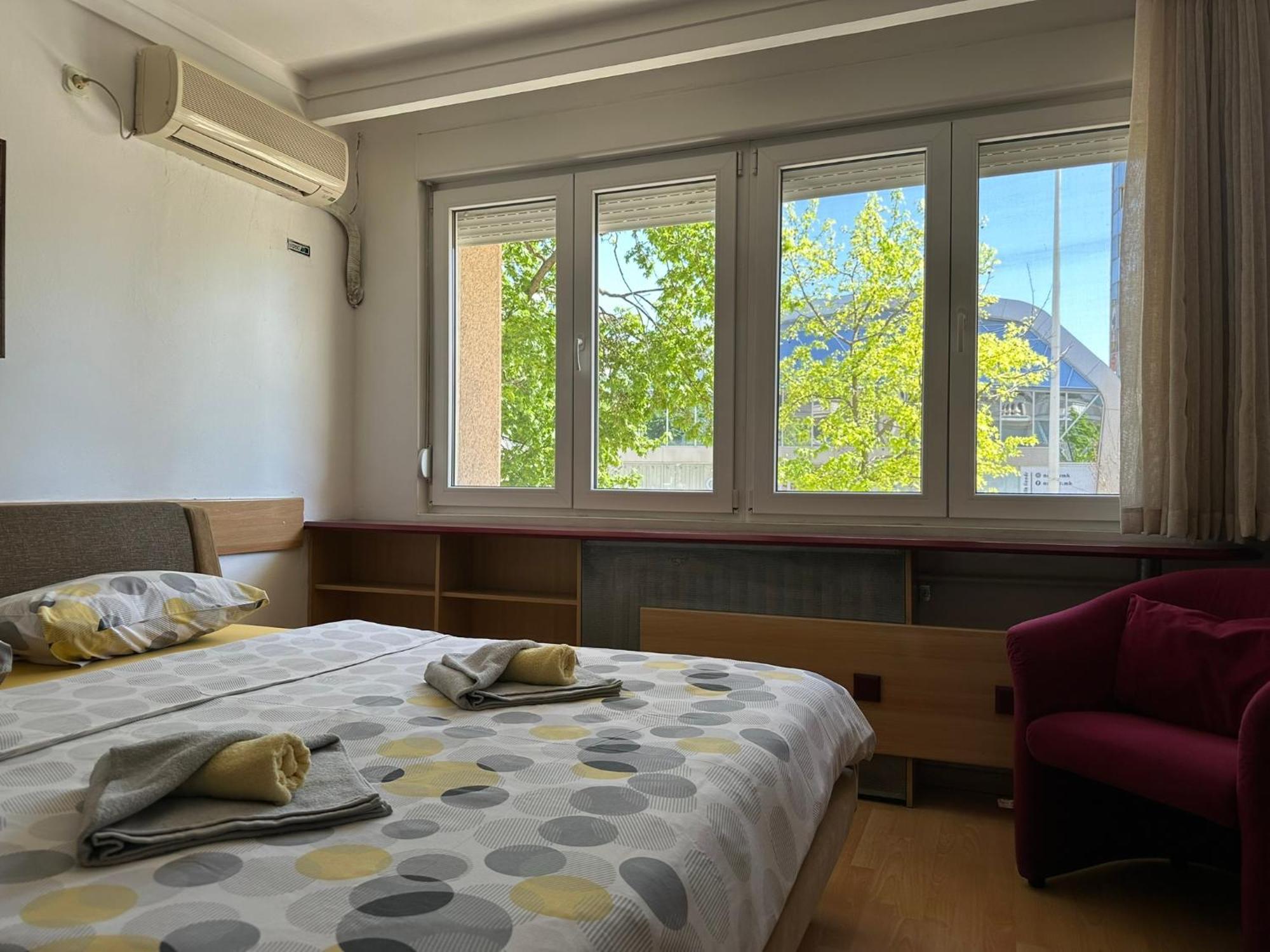 Skopje Plaza Apartment Bagian luar foto